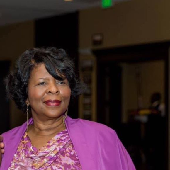 Meet your Posher, Antionette - Picture 1 of 1